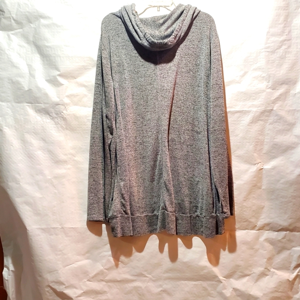 Hooded tunic - Picture 2 of 3